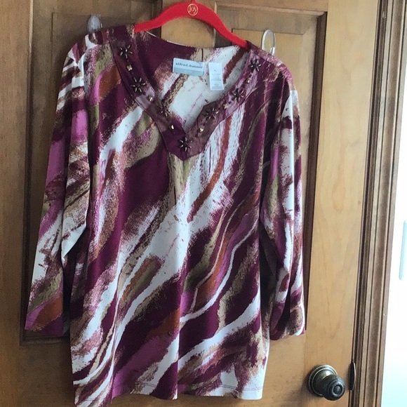 Alfred Dunner Multi Burgundy Top - Picture 1 of 3